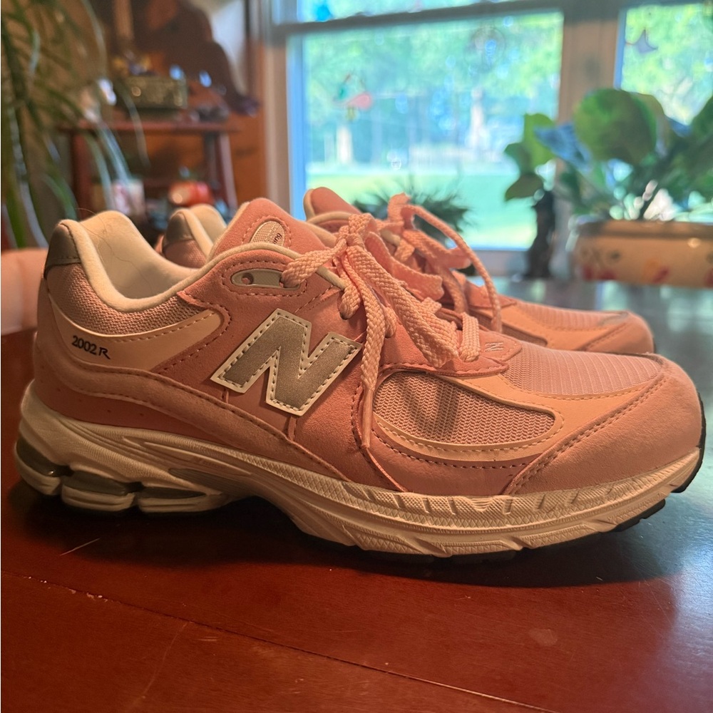 NWOT New Balance Pink and White Women's Running Sneakers - Picture 12 of 16